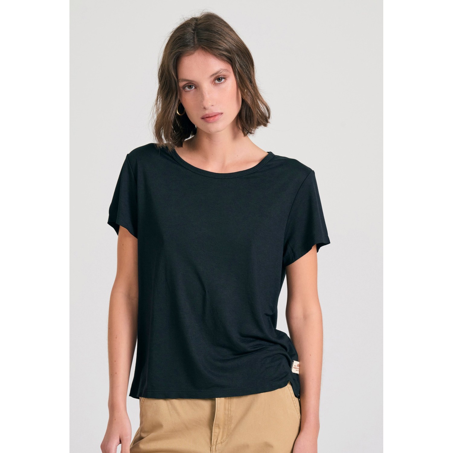 Γυναικείο μονόχρωμο t-shirt από βισκόζη