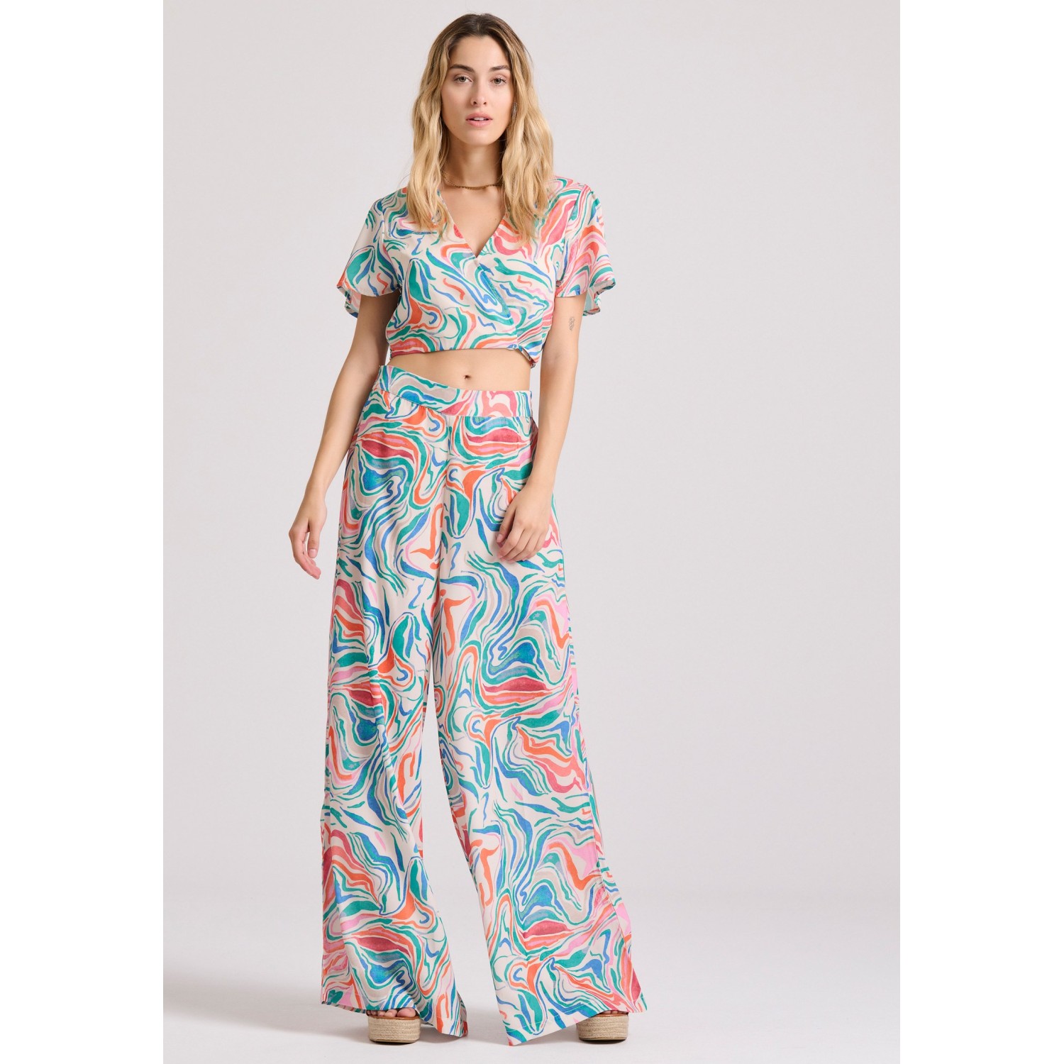 Εμπριμέ wide leg παντελόνα