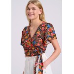 Κρουαζέ τοπ με τύπωμα σε boho look
