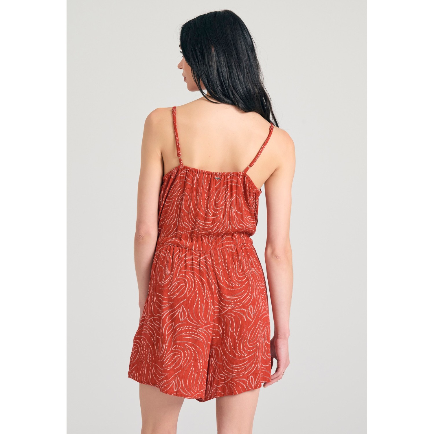 Ολόσωμη φόρμα σορτς από τεχνητό μετάξι