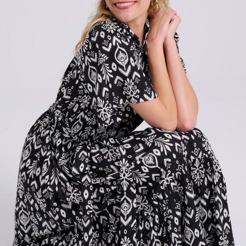 Σεμιζιέ εμπριμέ μάξι φόρεμα με βολάν σε boho look Σεμιζιέ εμπριμέ μάξι φόρεμα με βολάν σε boho look
