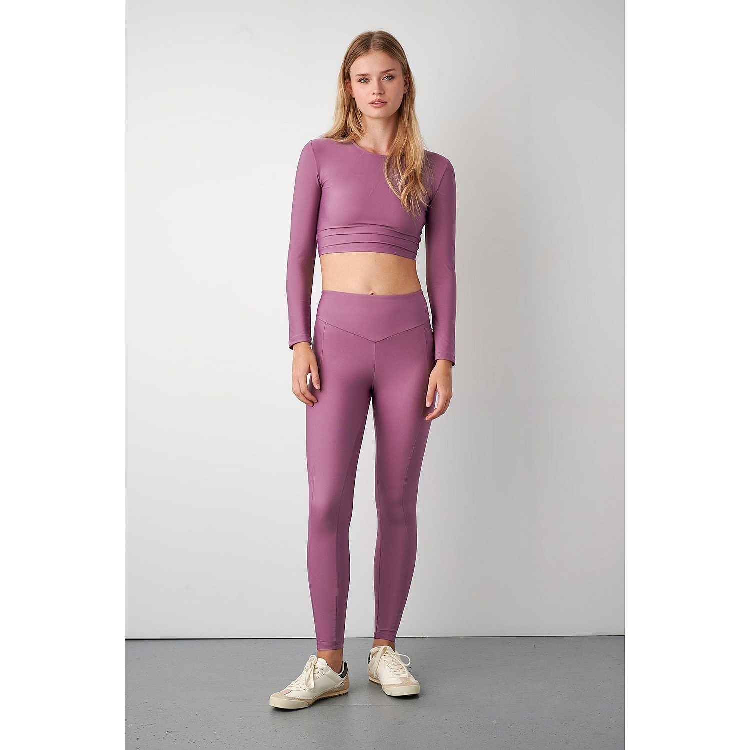 Γυναικείο Εφαρμοστό Μακρυμάνικο Crop Top SUGARFREE