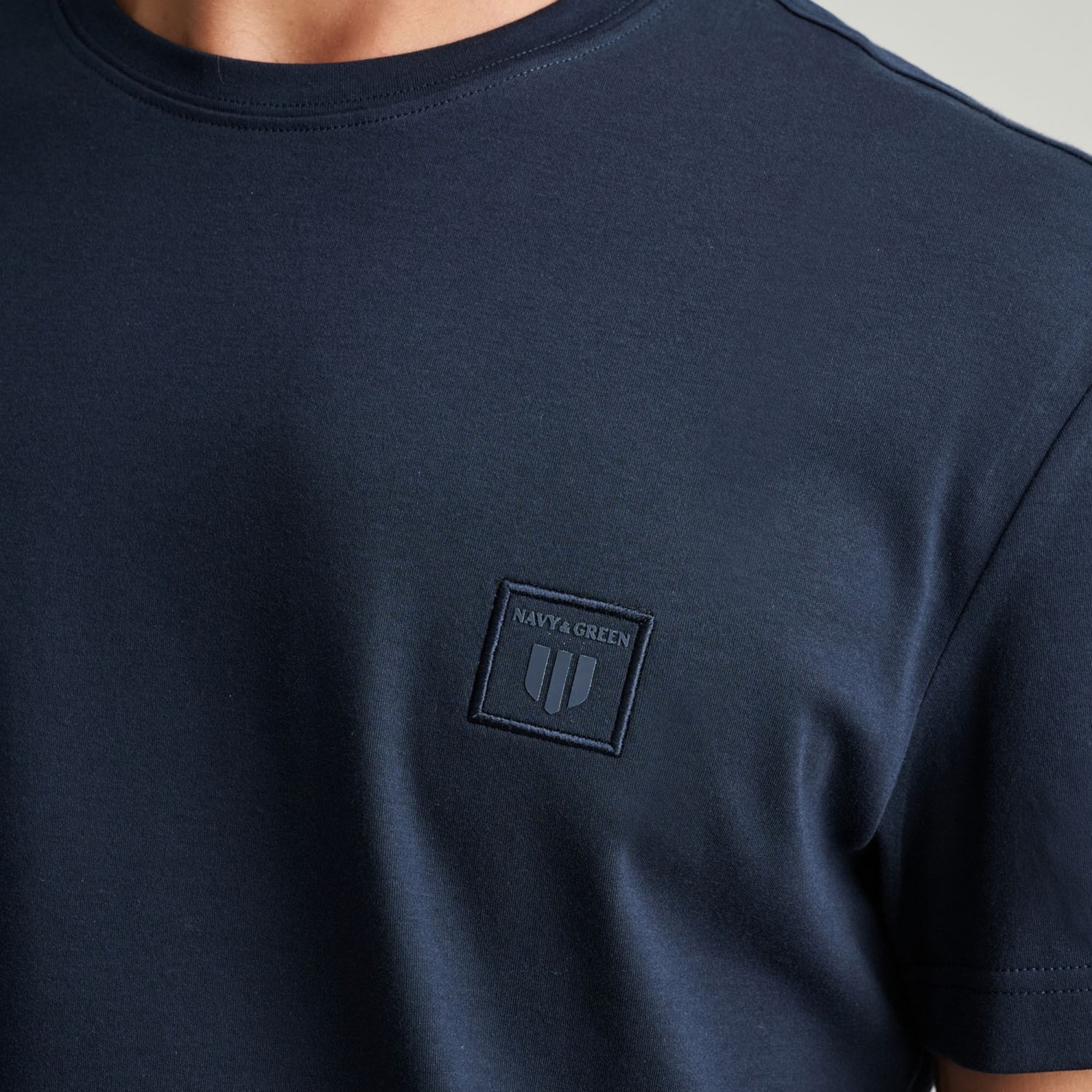 Unisex Μπλούζα Λαιμόκοψη με Λογότυπο NAVY & GREEN Unisex Μπλούζα Λαιμόκοψη με Λογότυπο NAVY & GREEN