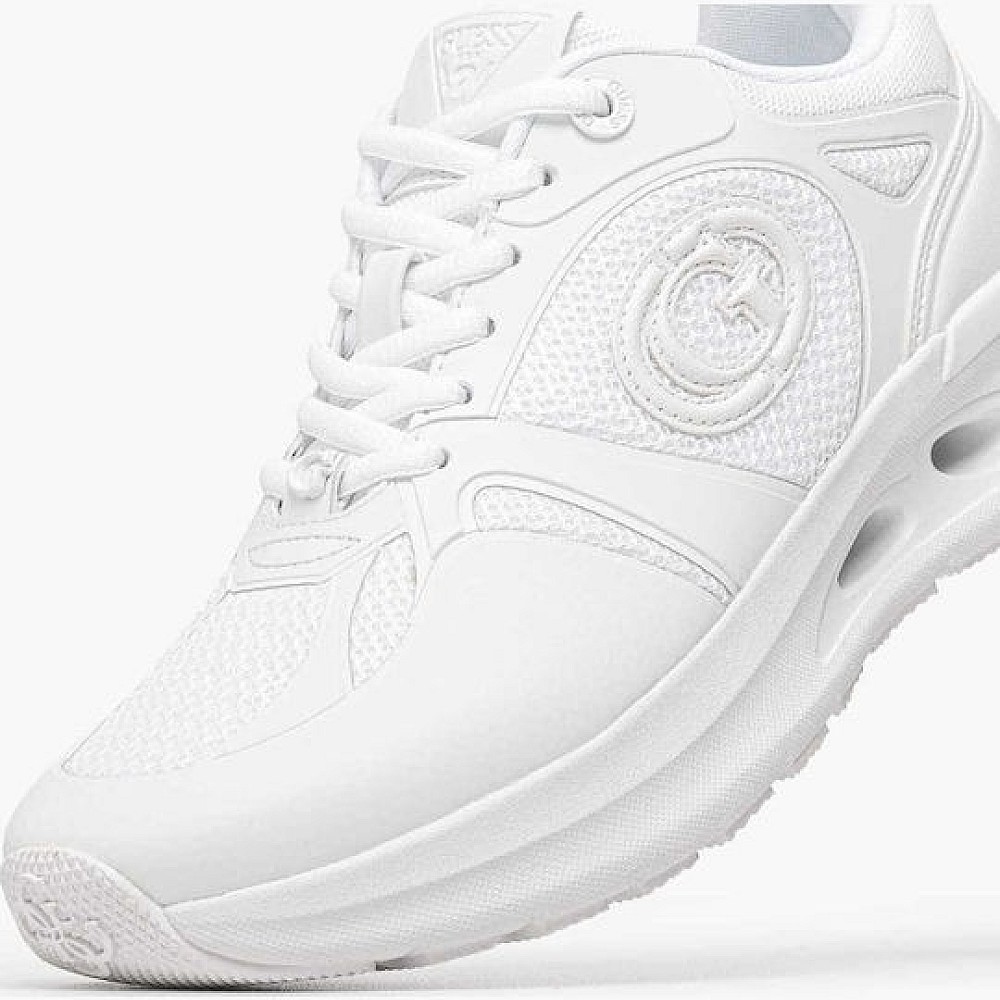 Γυναικεία Sneakers Sebass με Ανάγλυφο Λογότυπο GUESS