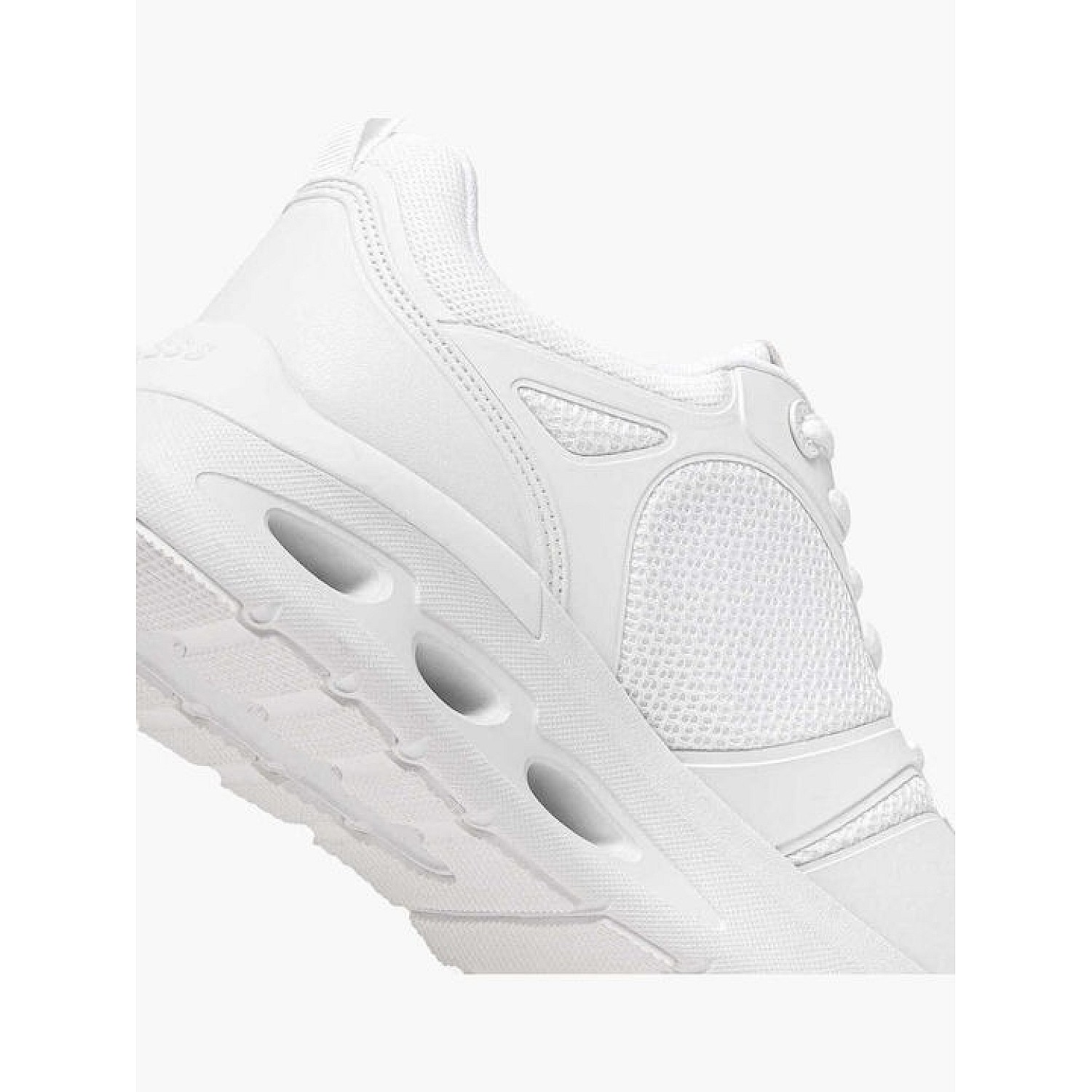 Γυναικεία Sneakers Sebass με Ανάγλυφο Λογότυπο GUESS