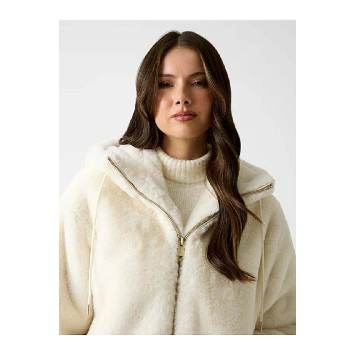 Γυναικείο Μπουφάν Faux Fur με Κουκούλα GUESS