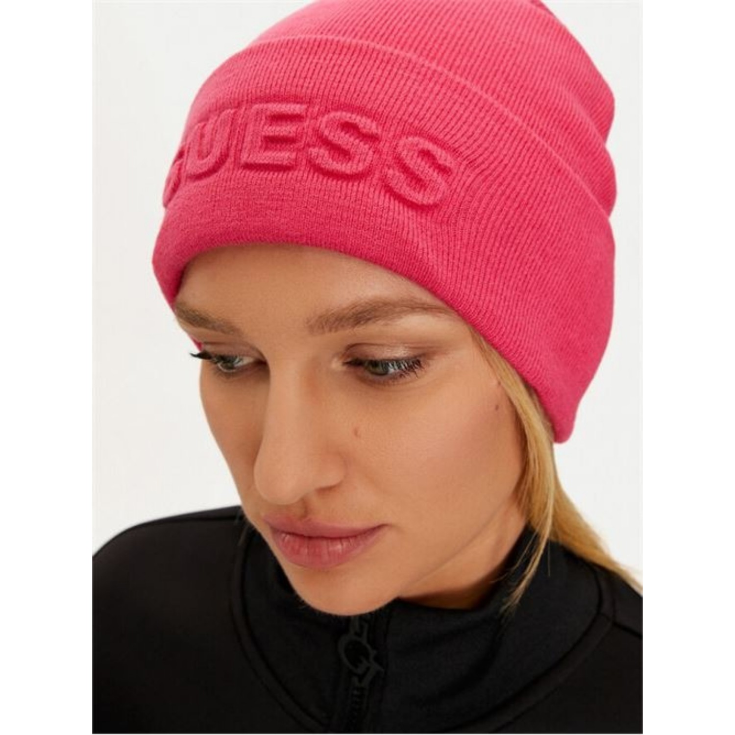 Γυναικείος Σκούφος με Ανάγλυφο Λογότυπο GUESS