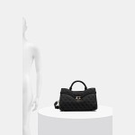 Γυναικεία Τσάντα Χειρός με Λογότυπο GUESS Γυναικεία Τσάντα Χειρός με Λογότυπο GUESS