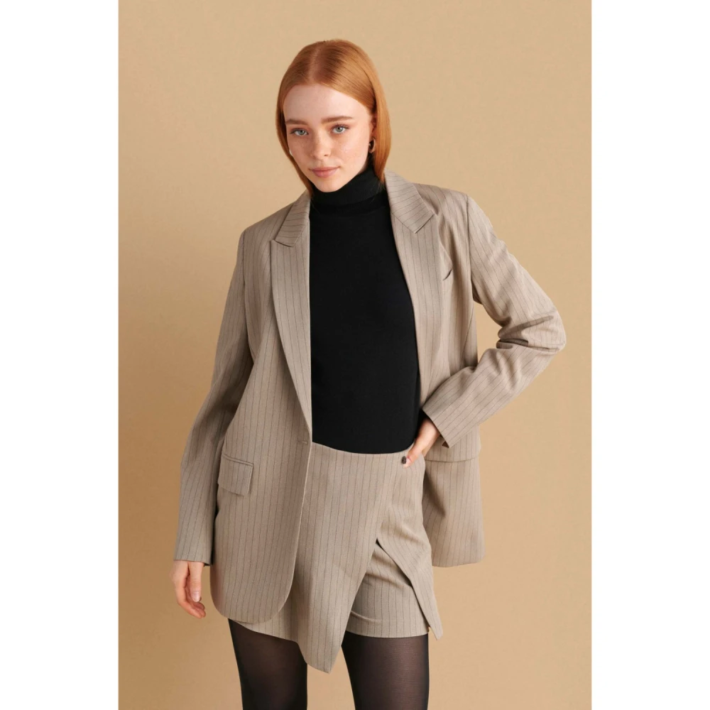 ATTRATTIVO Γυναικείο Σόρτς 9919573