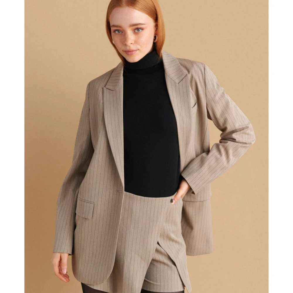 ATTRATTIVO Γυναικείο Σόρτς 9919573